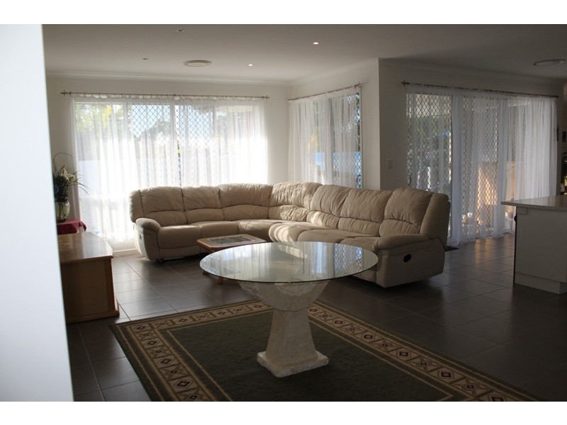 40 Paynters Pocket Ave, Palmwoods QLD 4555