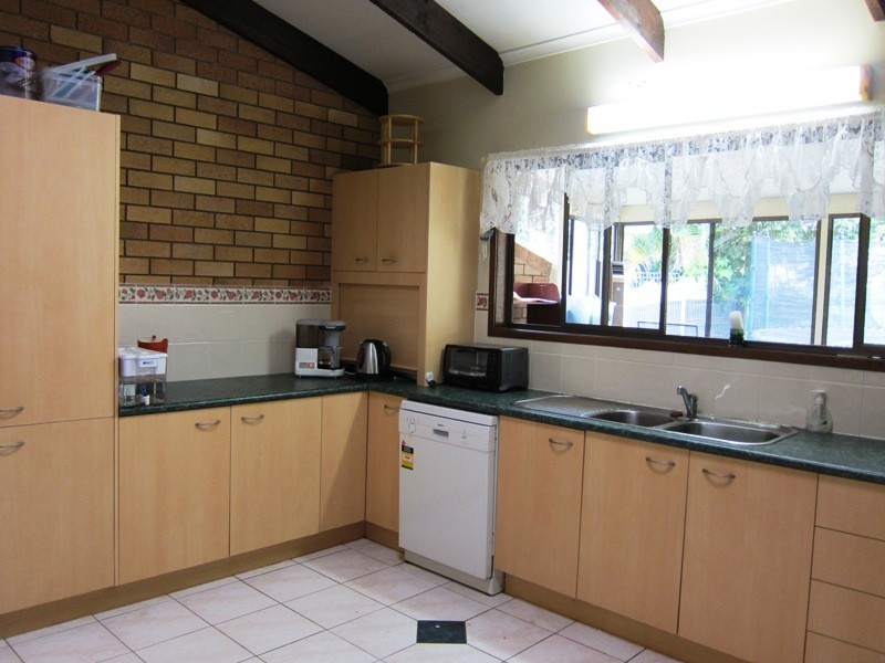 4 Roberts Street, Palmwoods QLD 4555