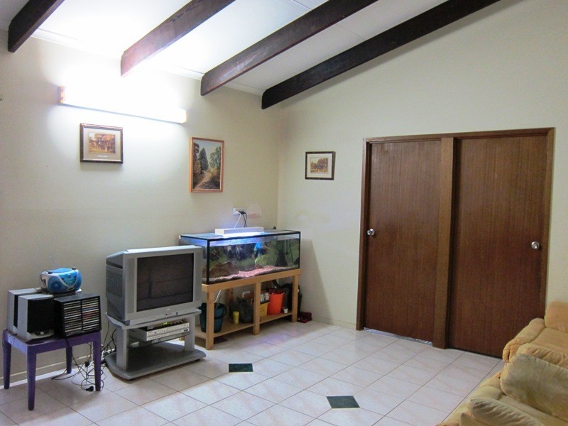 4 Roberts Street, Palmwoods QLD 4555