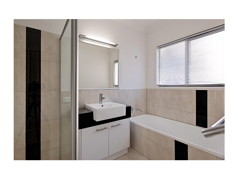 5 Wildwood Place, Mooloolah Valley QLD 4553