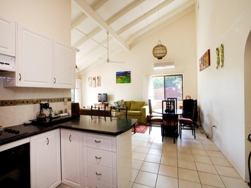 2/9 Point Cartwright Drive, Buddina QLD 4575