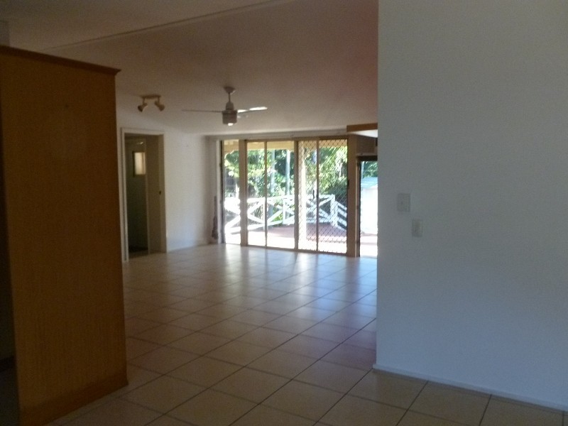 16 Kolora  Place, Palmwoods QLD 4555