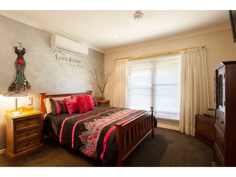 15 Petigrain Avenue, Palmwoods QLD 4555