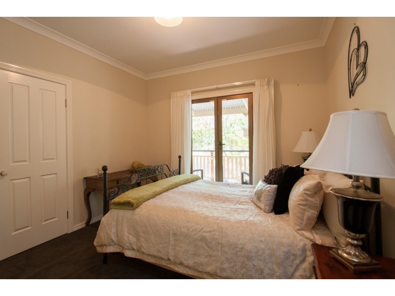 15 Petigrain Avenue, Palmwoods QLD 4555