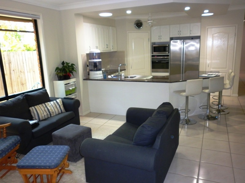8 Yellow Cedar Place, Palmwoods QLD 4555