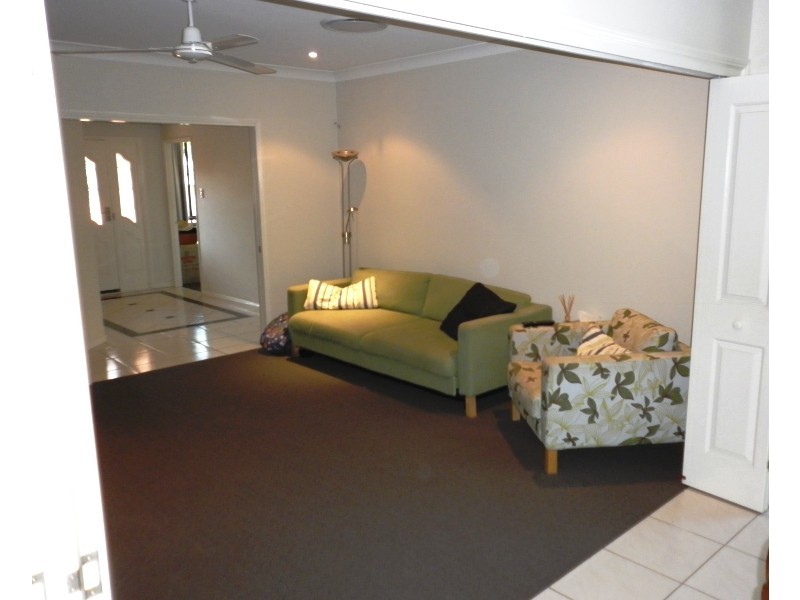 8 Yellow Cedar Place, Palmwoods QLD 4555