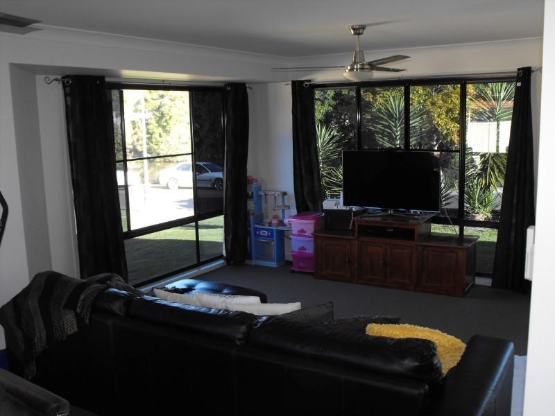 3 Dixon Court, Mooloolah Valley QLD 4553