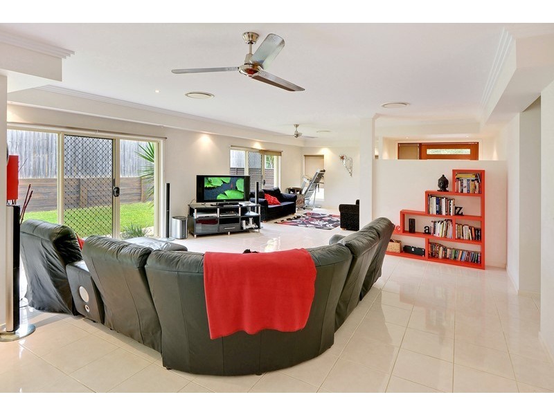 6 Paynters Pocket Avenue, Palmwoods QLD 4555