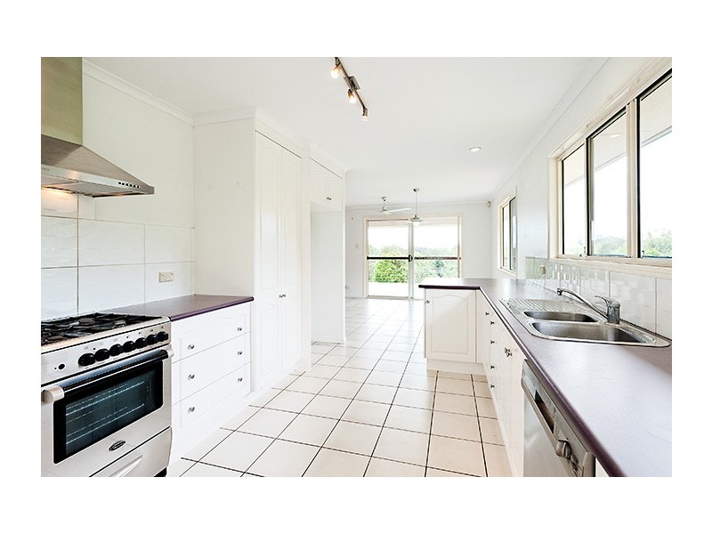 650 Hunchy Road, Hunchy QLD 4555