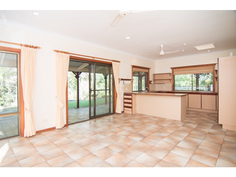 4 Fortune Court, Nambour QLD 4560