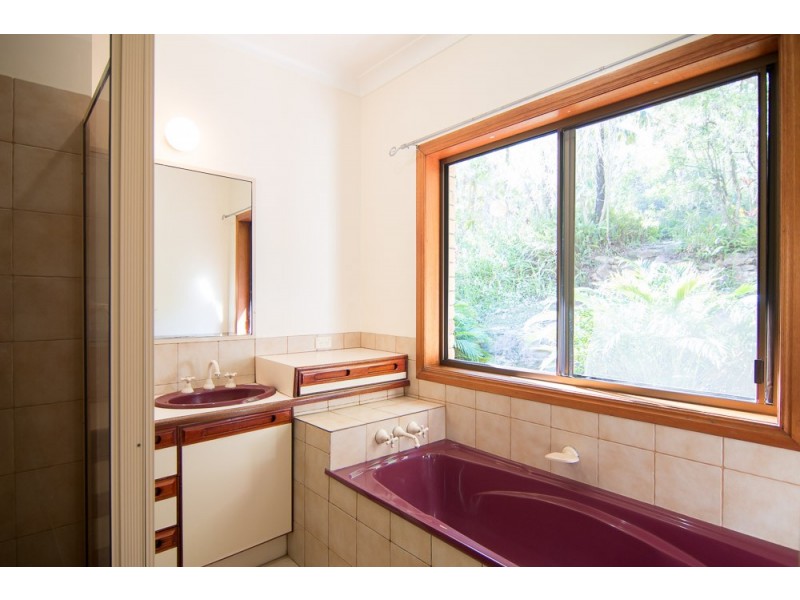 4 Fortune Court, Nambour QLD 4560