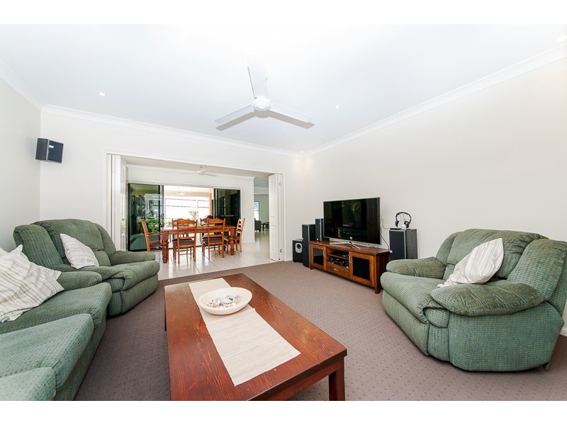 8 Yellow Cedar Place, Palmwoods QLD 4555