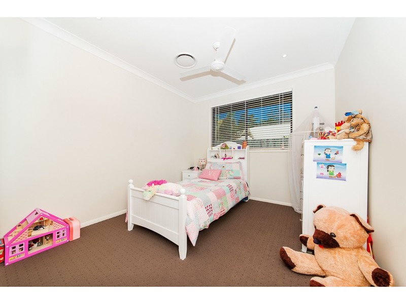 8 Yellow Cedar Place, Palmwoods QLD 4555