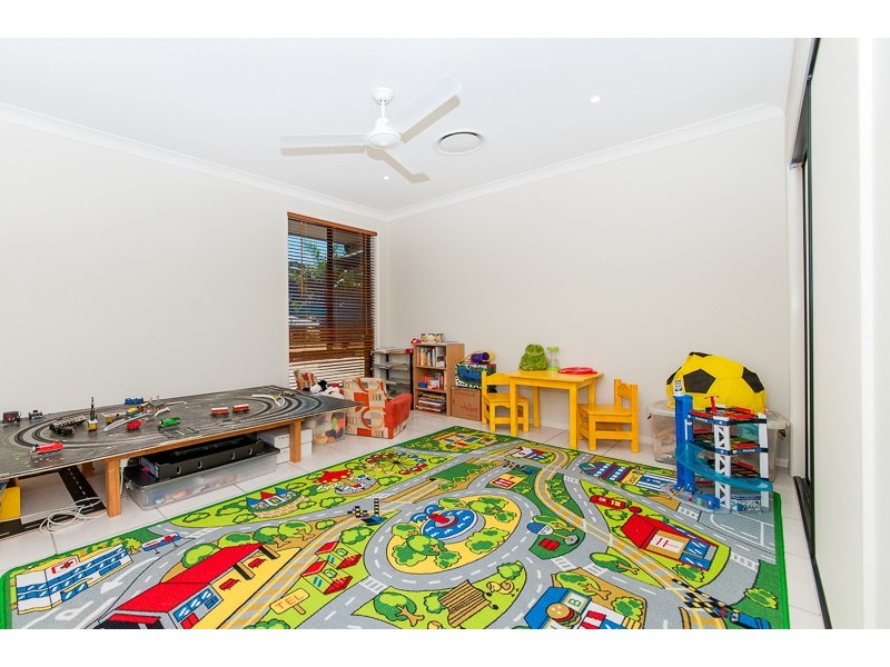 8 Yellow Cedar Place, Palmwoods QLD 4555