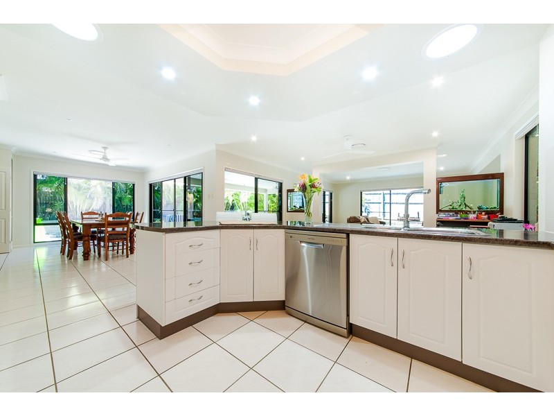 8 Yellow Cedar Place, Palmwoods QLD 4555