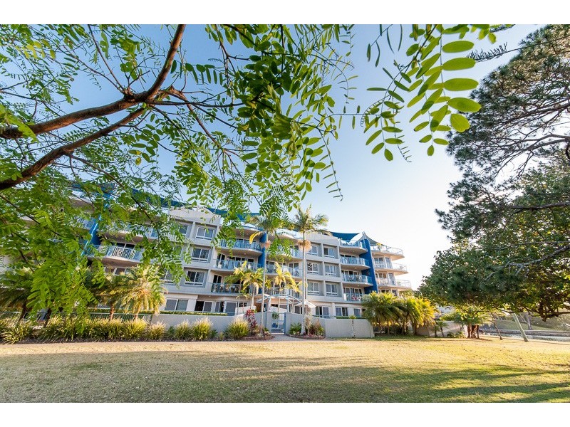 1/2 Picnic Point Esplanade, Maroochydore QLD 4558