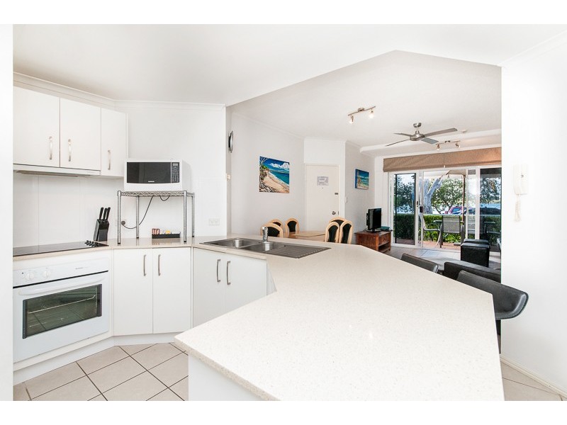 1/2 Picnic Point Esplanade, Maroochydore QLD 4558