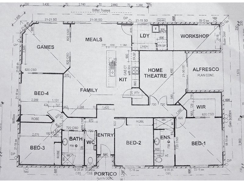 9 Garden Avenue, Palmwoods QLD 4555 Floorplan