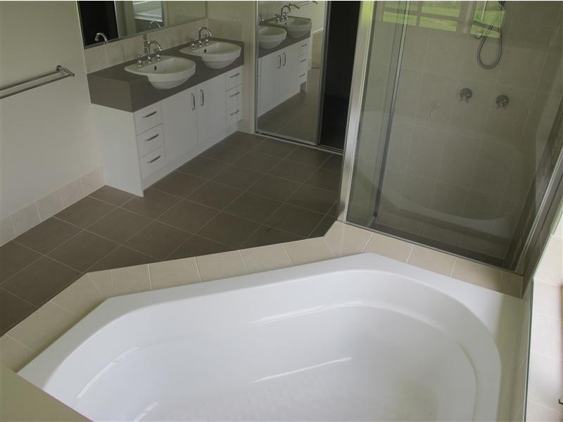 28 Maddock, Mooloolah Valley QLD 4553