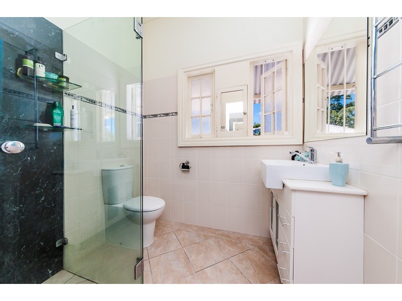 24 Brinawa Street, Camp Hill QLD 4152