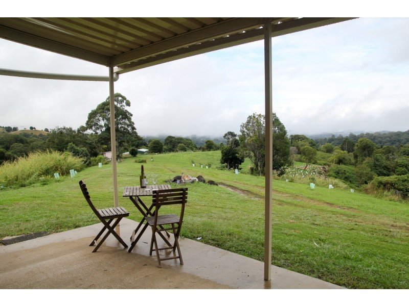 867 Hunchy Road, Hunchy QLD 4555