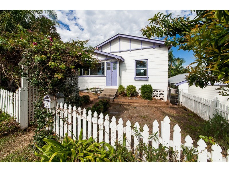 16 Chevallum Road, Palmwoods QLD 4555