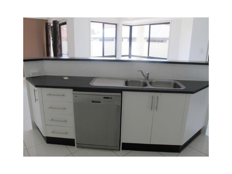 3 Dixon Court, Mooloolah Valley QLD 4553