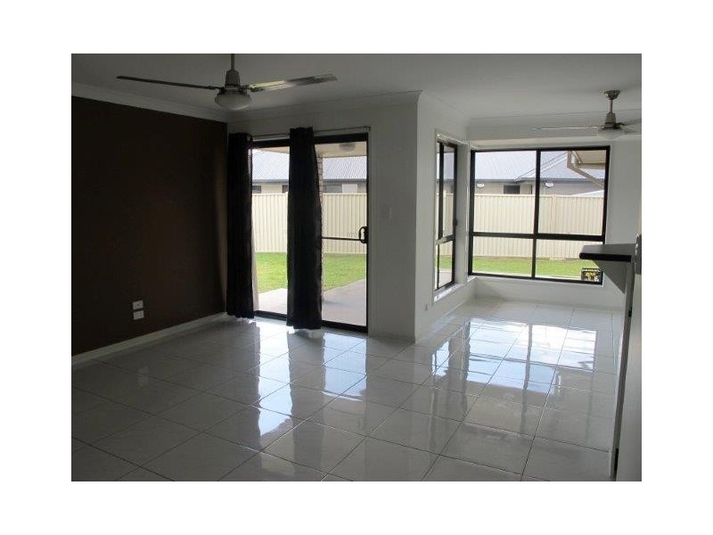 3 Dixon Court, Mooloolah Valley QLD 4553