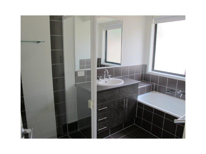 3 Dixon Court, Mooloolah Valley QLD 4553