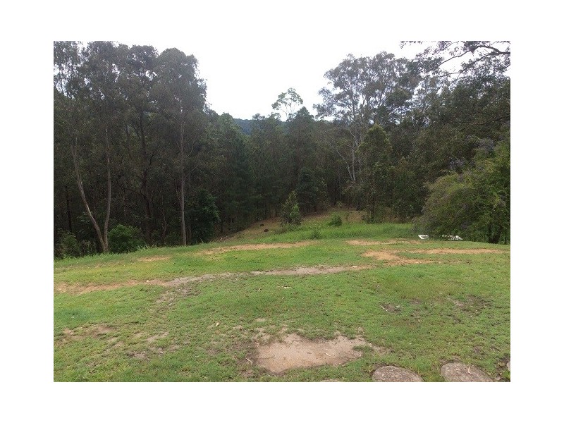367 Hunchy Rd, Hunchy QLD 4555