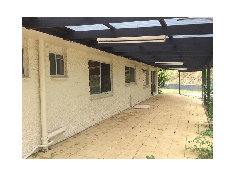 367 Hunchy Rd, Hunchy QLD 4555