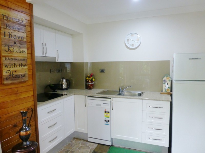 6 Maple Avenue, Mapleton QLD 4560