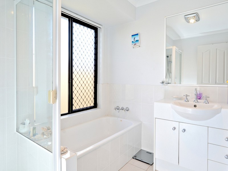 9 Bentwood St, Burrum Heads QLD 4659