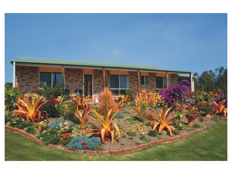 90 Beach Drive, Burrum Heads QLD 4659