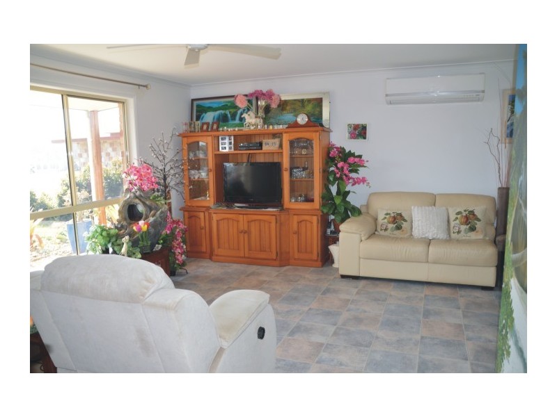 90 Beach Drive, Burrum Heads QLD 4659