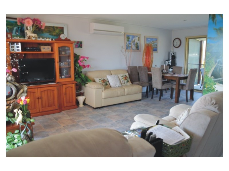 90 Beach Drive, Burrum Heads QLD 4659