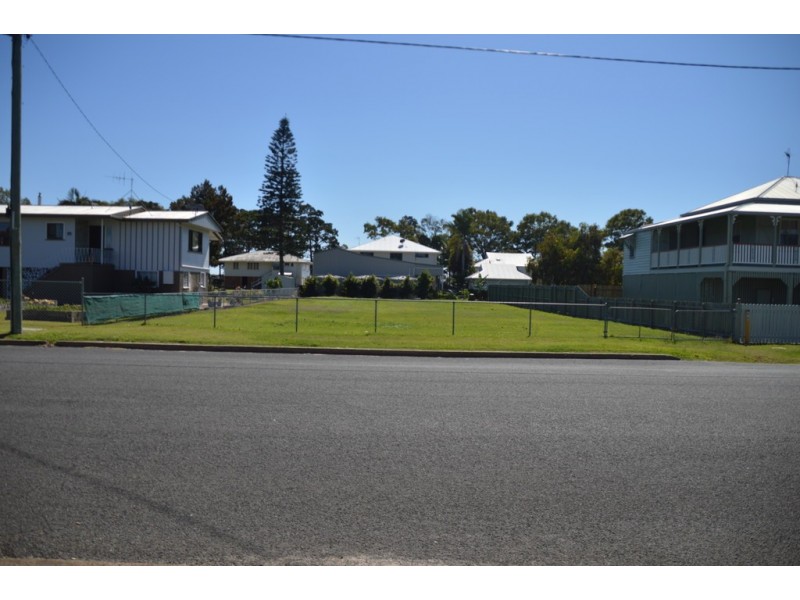 74 BURRUM STREET, Burrum Heads QLD 4659