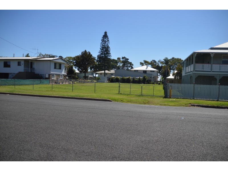 74 BURRUM STREET, Burrum Heads QLD 4659