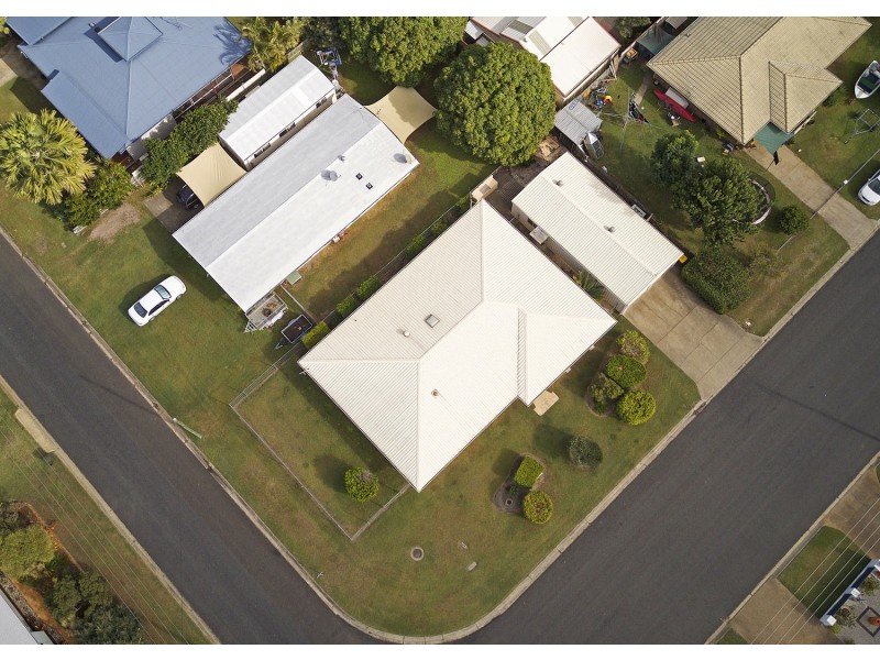 1 SIMPSON STREET, Burrum Heads QLD 4659