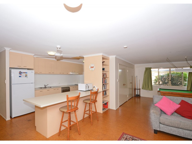 1 SIMPSON STREET, Burrum Heads QLD 4659