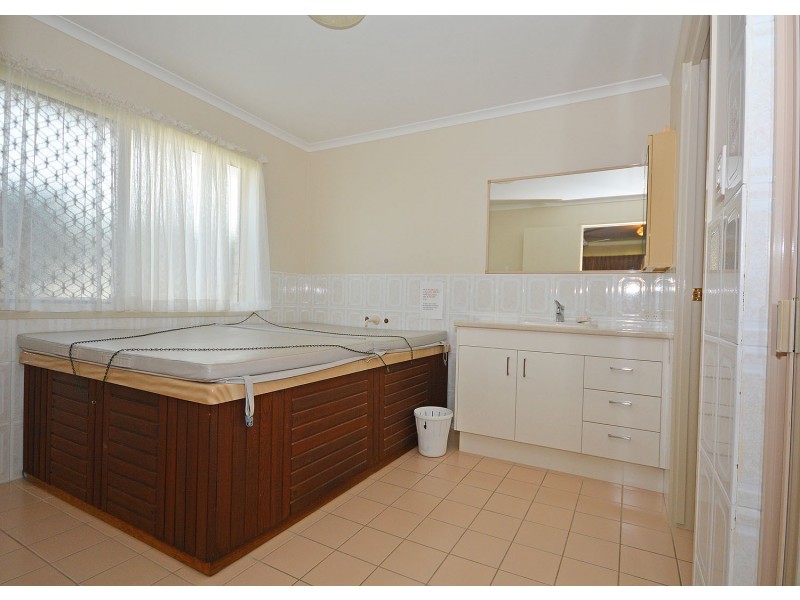 1 SIMPSON STREET, Burrum Heads QLD 4659