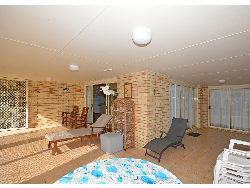 1 SIMPSON STREET, Burrum Heads QLD 4659