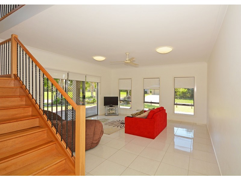 2 Tamarind Close, Burrum Heads QLD 4659