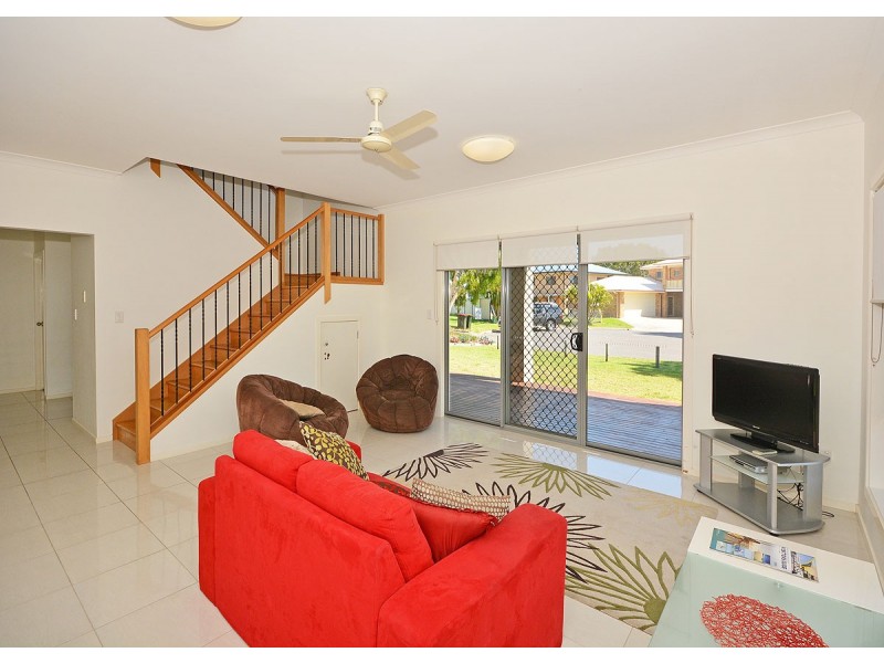 2 Tamarind Close, Burrum Heads QLD 4659