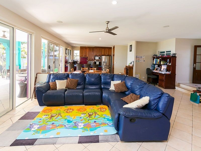 58 Kingfisher Pde, Toogoom QLD 4655