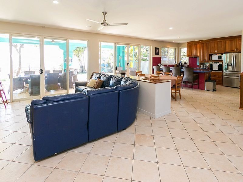 58 Kingfisher Pde, Toogoom QLD 4655