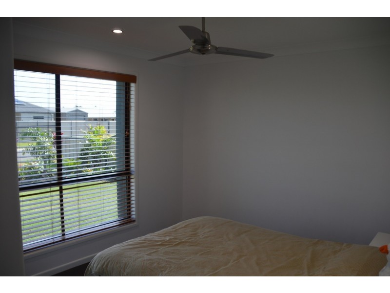 11 Noeme Street, Burrum Heads QLD 4659