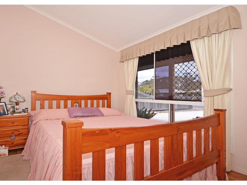 4 Lakeside Drive, Burrum Heads QLD 4659