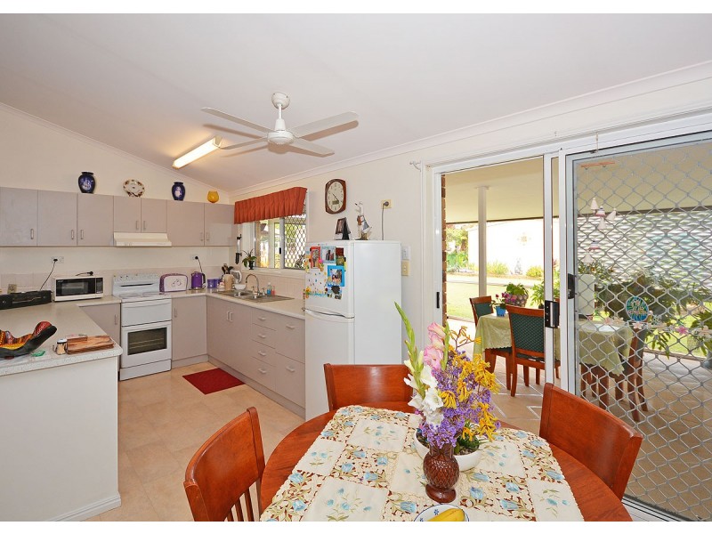 4 Lakeside Drive, Burrum Heads QLD 4659