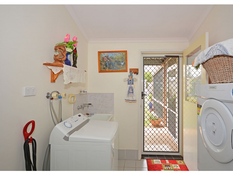 4 Lakeside Drive, Burrum Heads QLD 4659